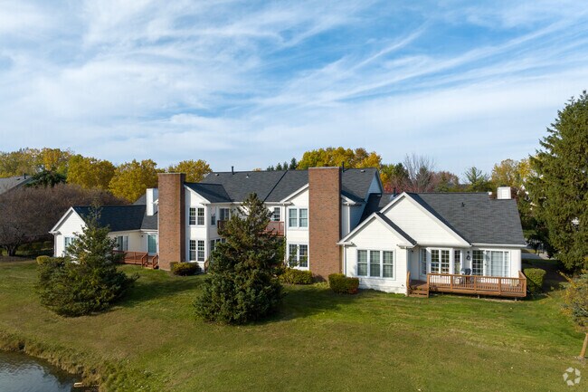 Foto del edificio - Country Club Village of Northville Condos