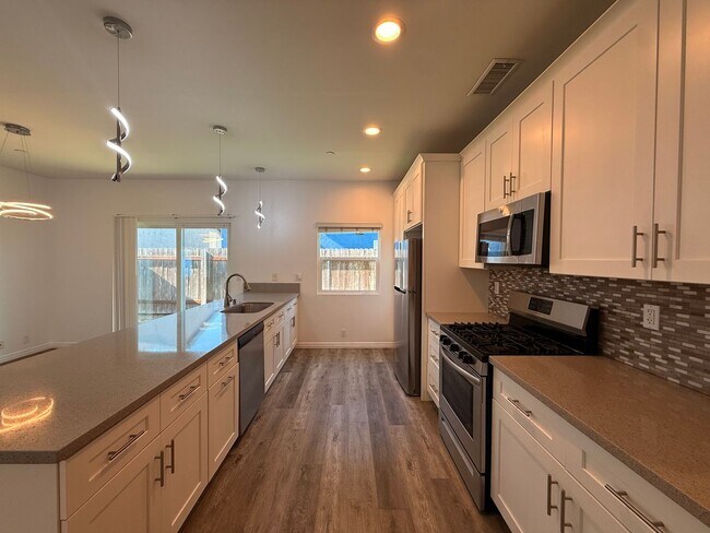 Foto del edificio - Coastal Living in Imperial Beach — Charming Home in a Prime Location!