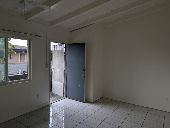 Building Photo - 7002 Linda Vista Rd