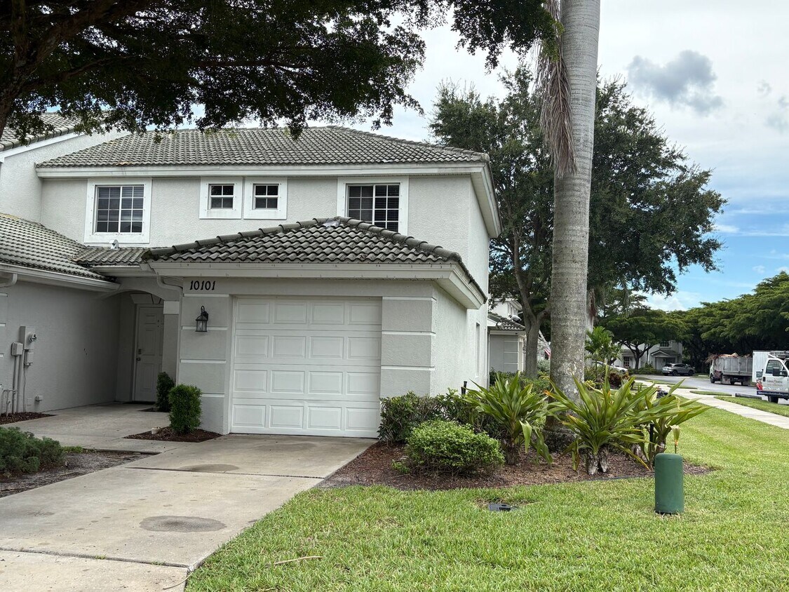 Foto principal - 2/2.5 Townhome in Fort Myers for Rent