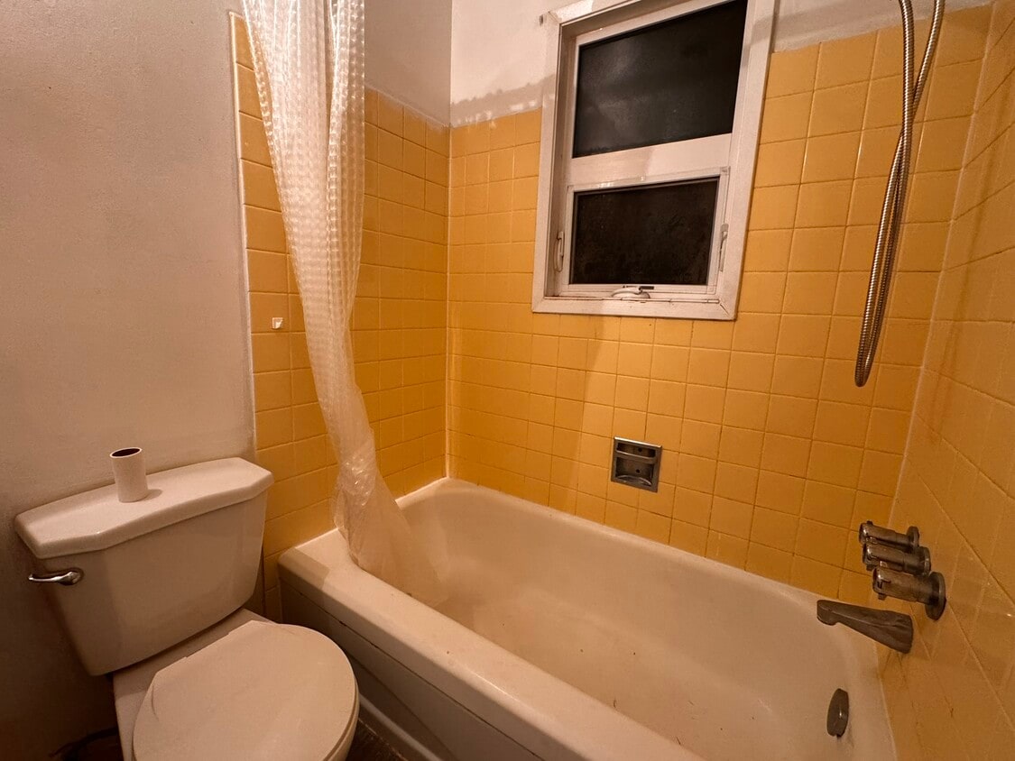 Building Photo - 4019 Redford St