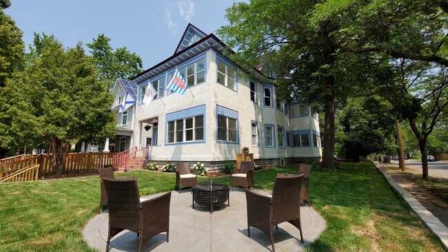Amazing Outdoor Spaces - 1400 N Girard Ave N