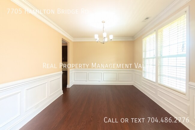 Foto del edificio - 7705 Hamilton Bridge Rd