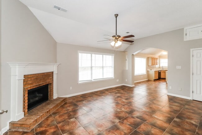 Building Photo - 8648 Tropicana Dr N