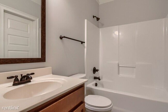 Building Photo - 5 br, 3 bath House - 577 Camano Way UNIT