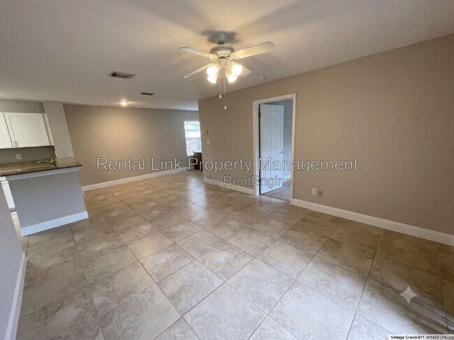 Building Photo - 4036 Crockers Lake Blvd