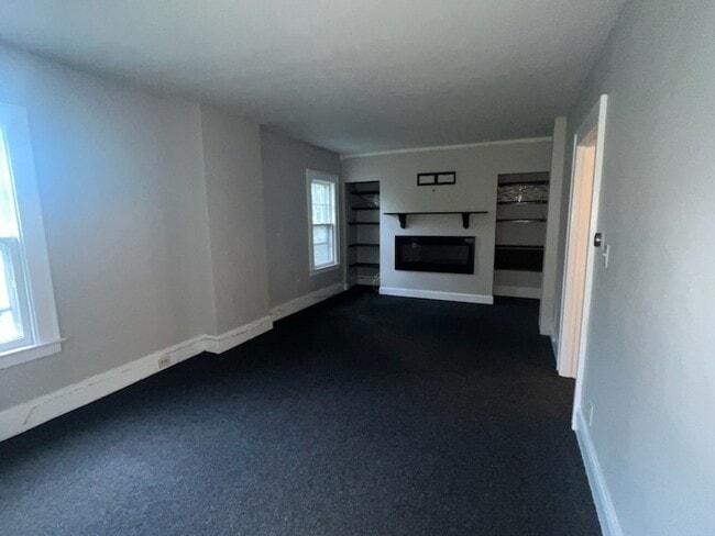 Building Photo - 2129 James St