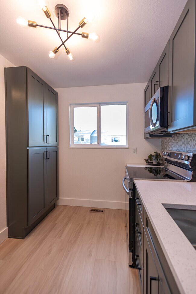 Foto del edificio - 5711 W 92nd Ave