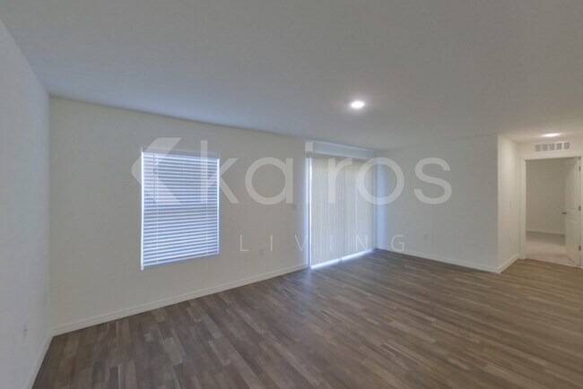 Foto del edificio - 2425 Crockett St