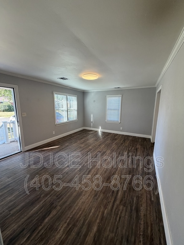 Foto del edificio - 906 N Lilac Ln