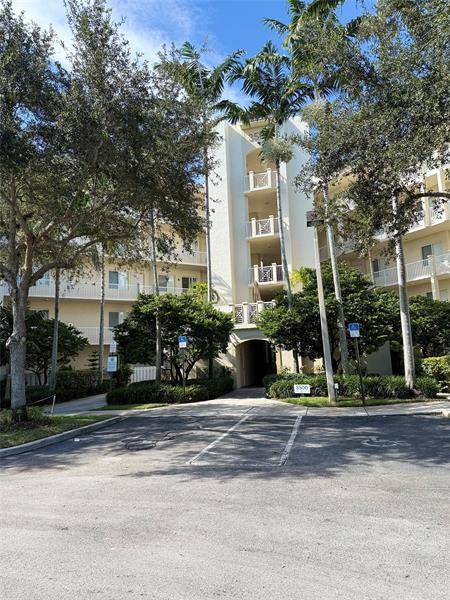 Building Photo - 3500 Oaks Clubhouse Dr