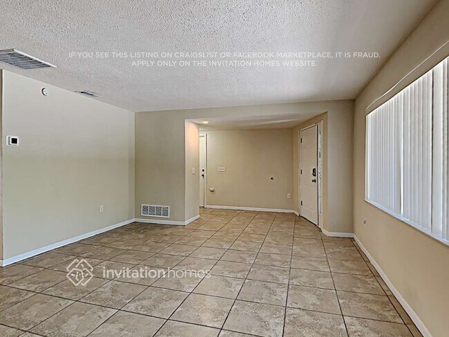 Building Photo - 1895 Almeria Way S