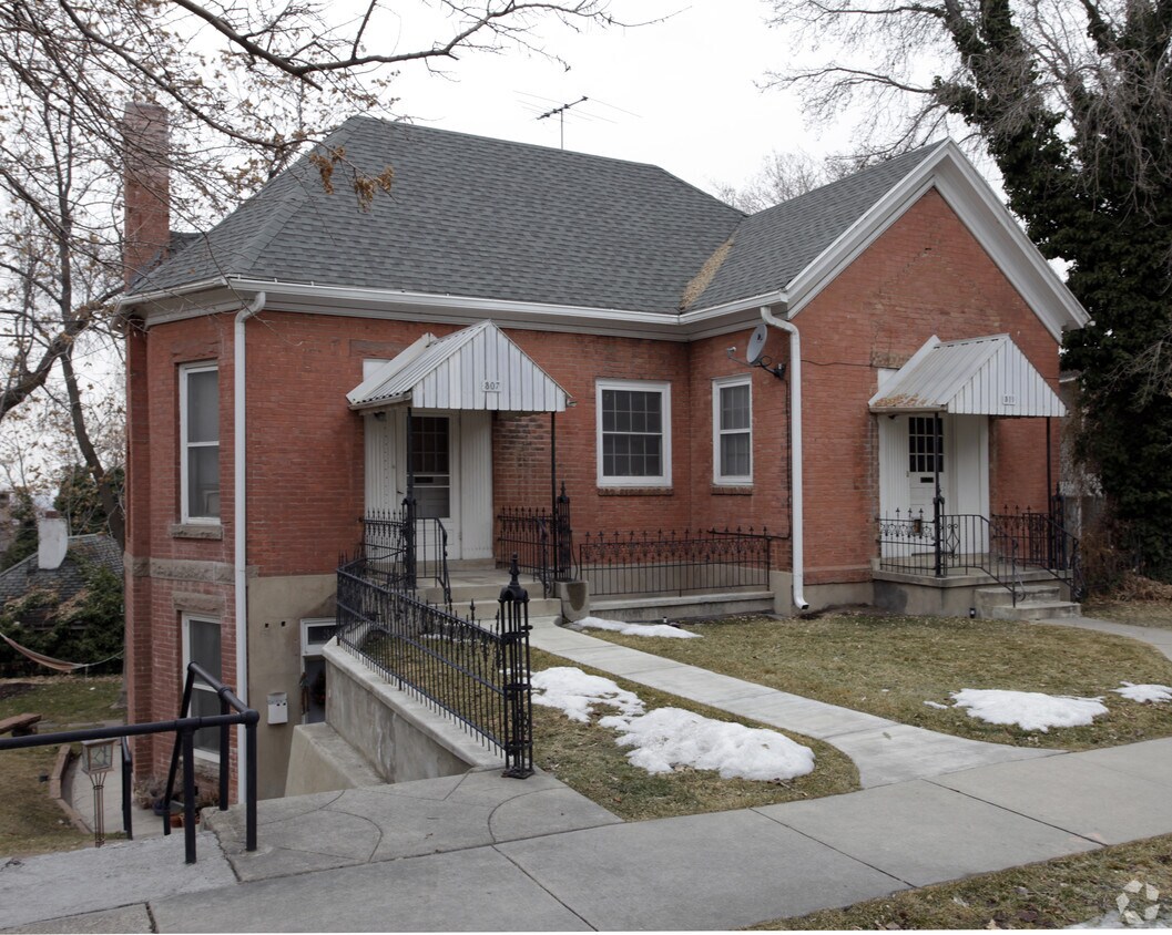 Primary Photo - 307 N Center St