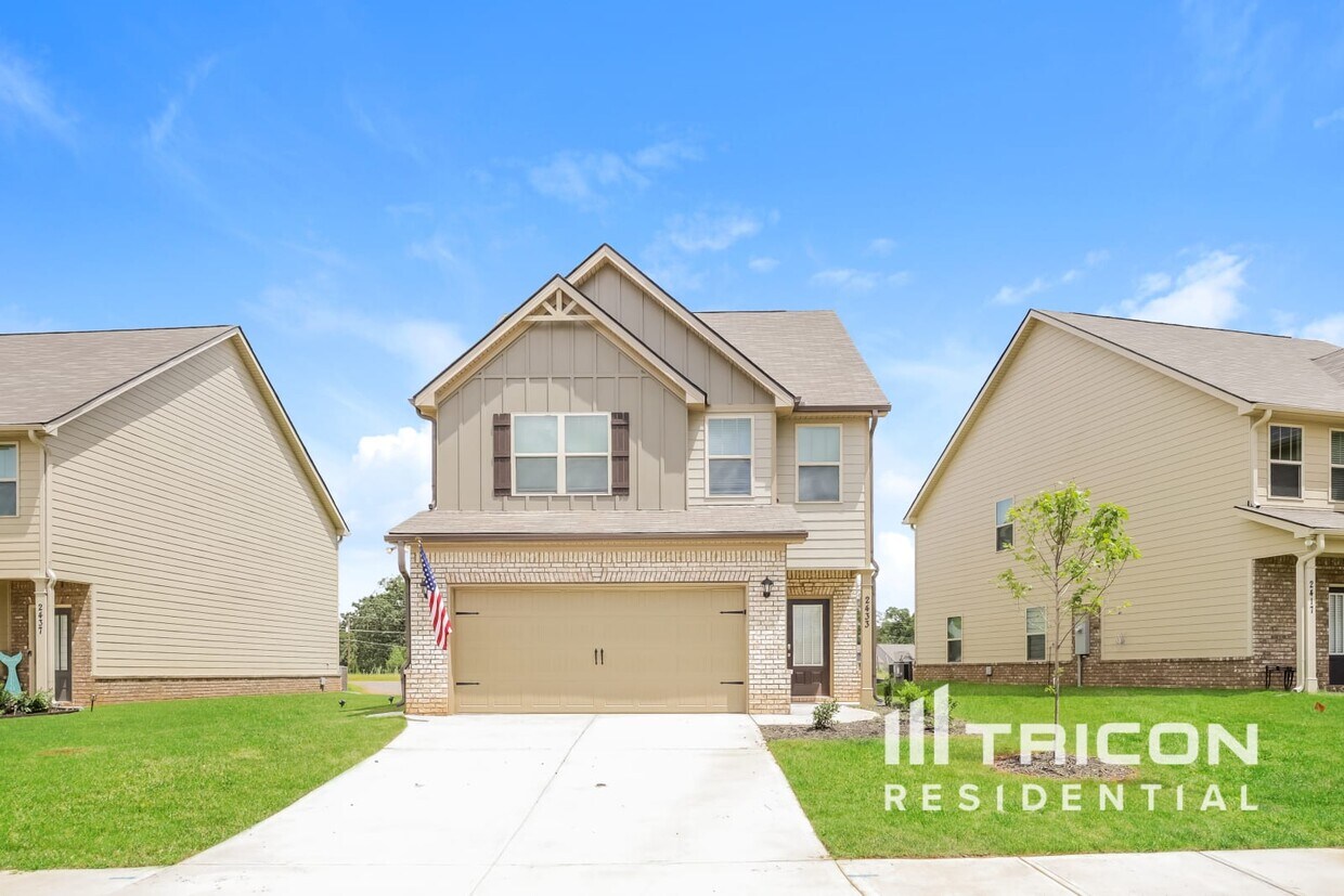 Foto principal - 2433 Walker Dr