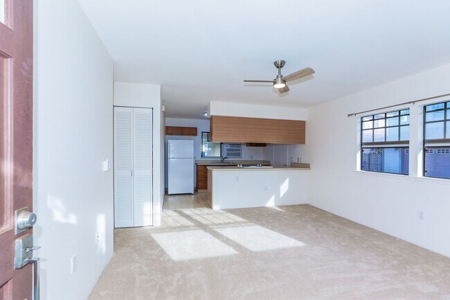 Building Photo - Royal Kunia - 2/1/2 - $2,500