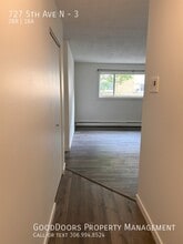 Building Photo - 727 5th Ave N