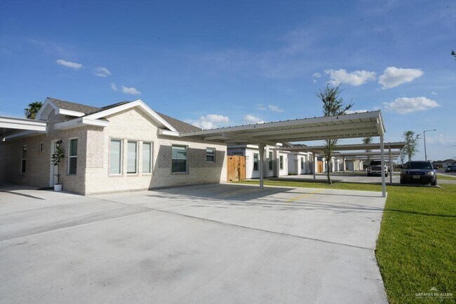 Foto del edificio - 7110 N 56th Ln