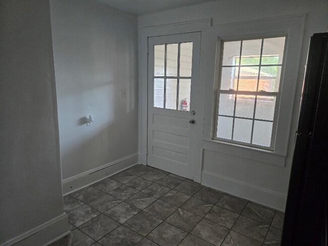 Foto del edificio - 315 Hillcrest Dr