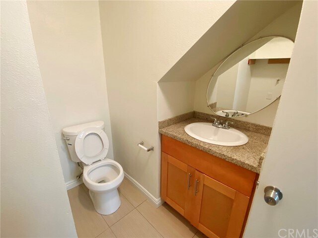 Building Photo - 3031 Lashbrook Ave