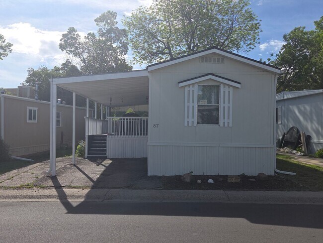 Foto del edificio - Charming 2 Bedroom Home in Prime Littleton...