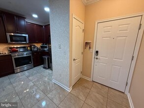 Building Photo - 266 Carson Terrace