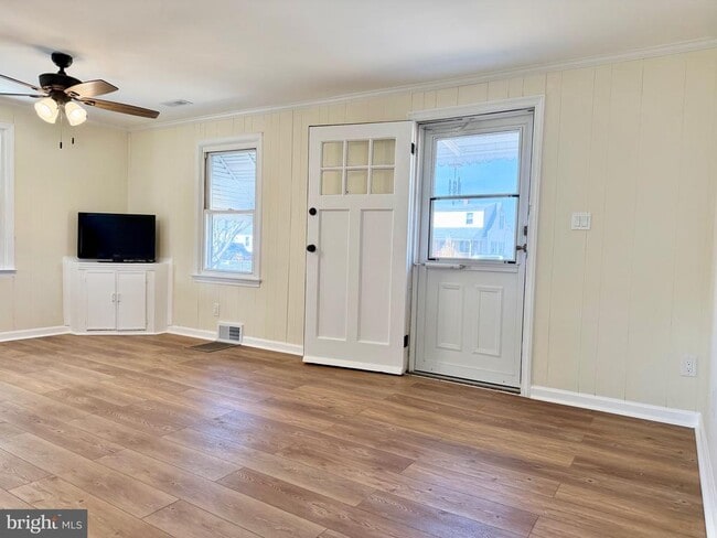 Building Photo - 2917 Wells Ave