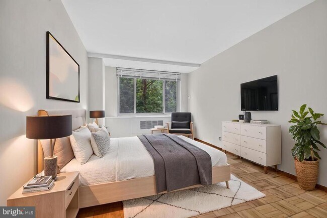 Foto del edificio - 4200 Cathedral Ave NW