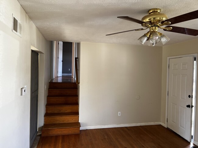 Building Photo - 28 Hershey Ct