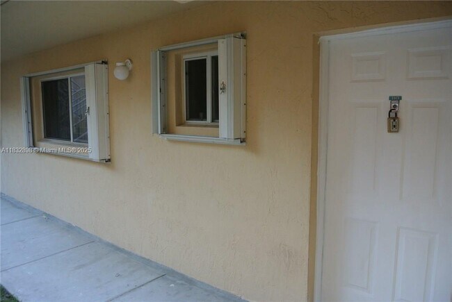 Building Photo - 14903 SW 80th St