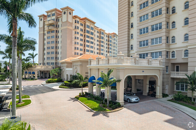 Building Photo - Sarasota Bay Club I & II