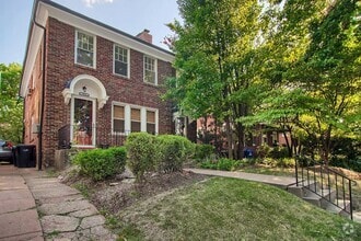 Building Photo - 7050 Amherst Ave