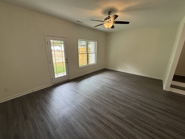 Building Photo - 606 S Blackmon St