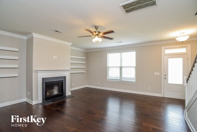 Building Photo - 6305 Kennard Dr