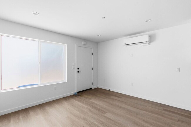 Building Photo - 6640 Valjean Ct