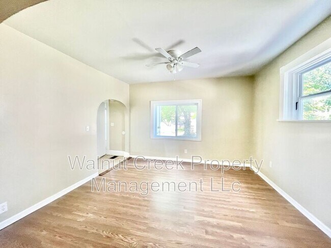 Foto del edificio - 1143 W 9th St