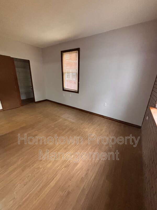 Foto del edificio - 132 Locust Grove Rd