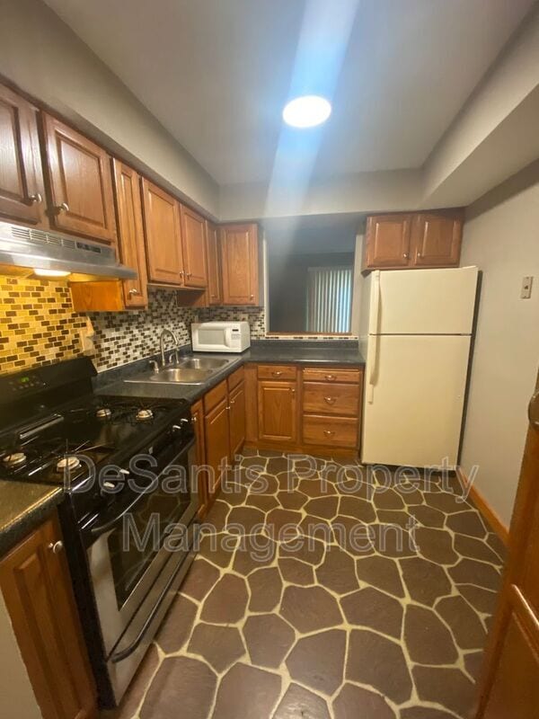 Building Photo - 109 College Park Dr