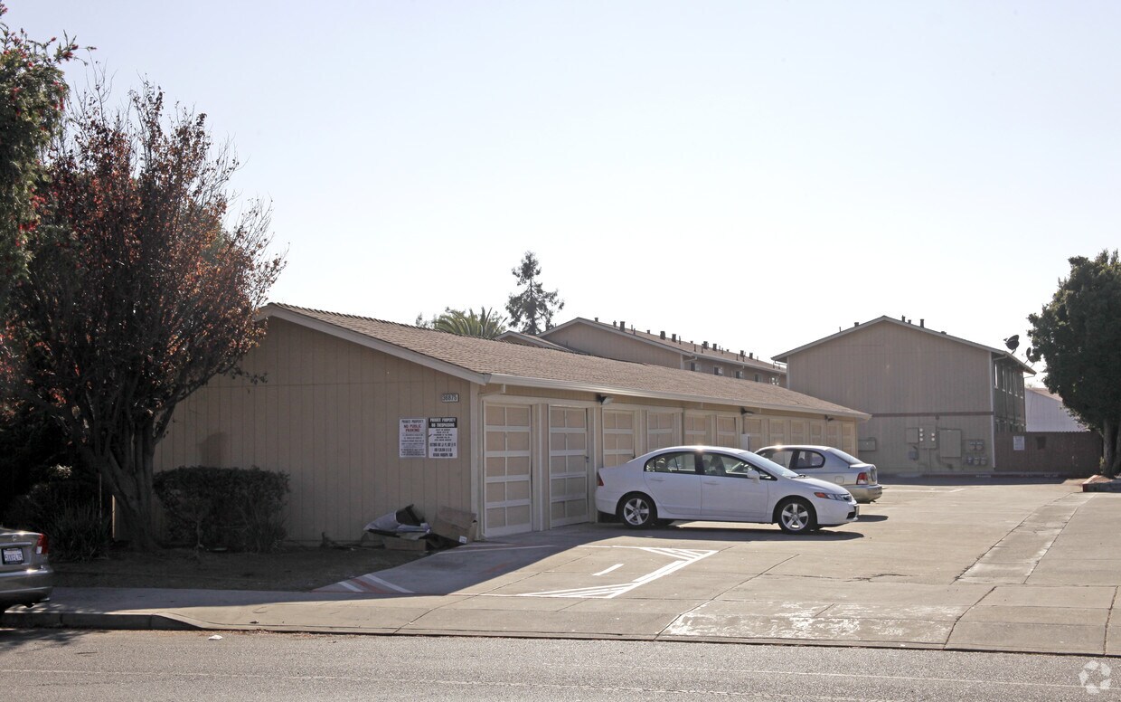 Foto principal - 26875 Sycamore St