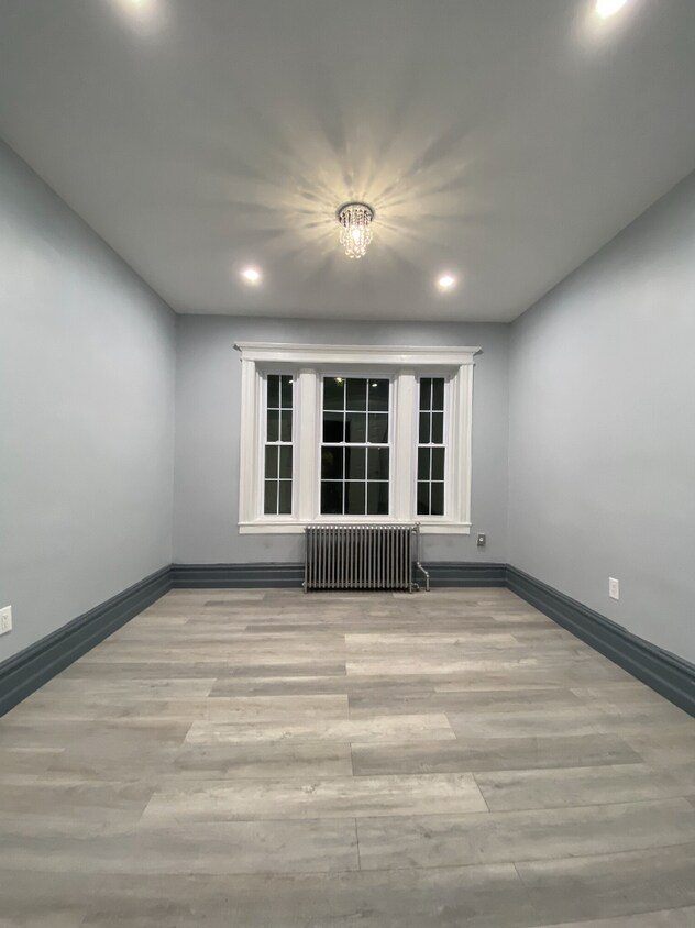 Master Bedroom (Bedroom #1) - 25 Bartholdi Ave