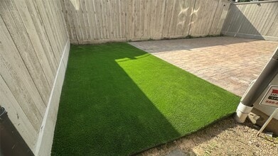 Building Photo - 114 Magnolia Grn St