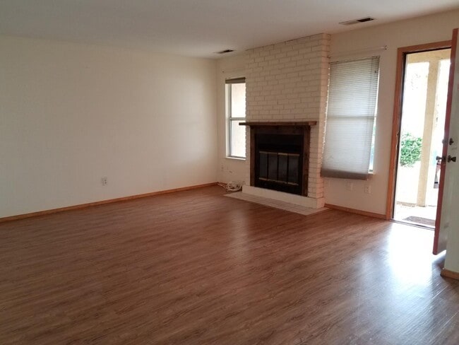 Foto del edificio - 1463 E Millard Way