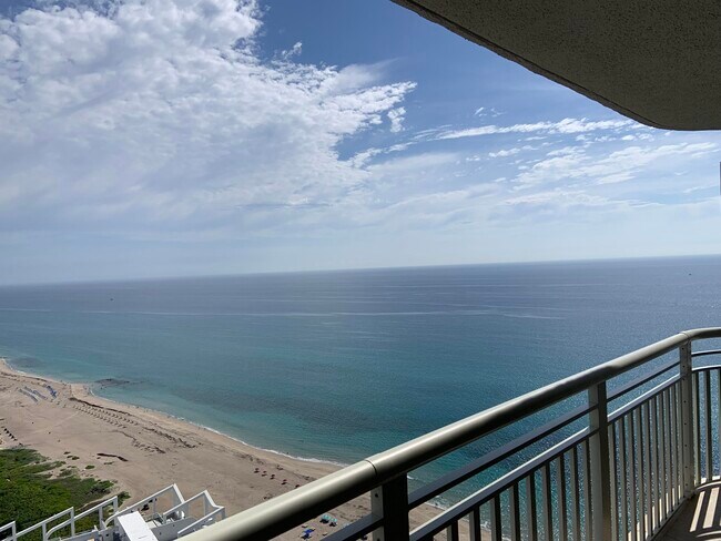 Foto del edificio - 3000 N Ocean Dr