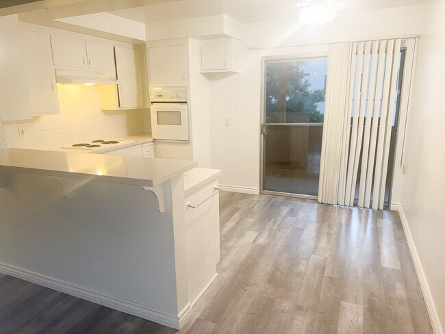 Foto del edificio - 312 E Live Oak St