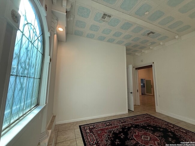 Foto del edificio - 437 W Magnolia Ave