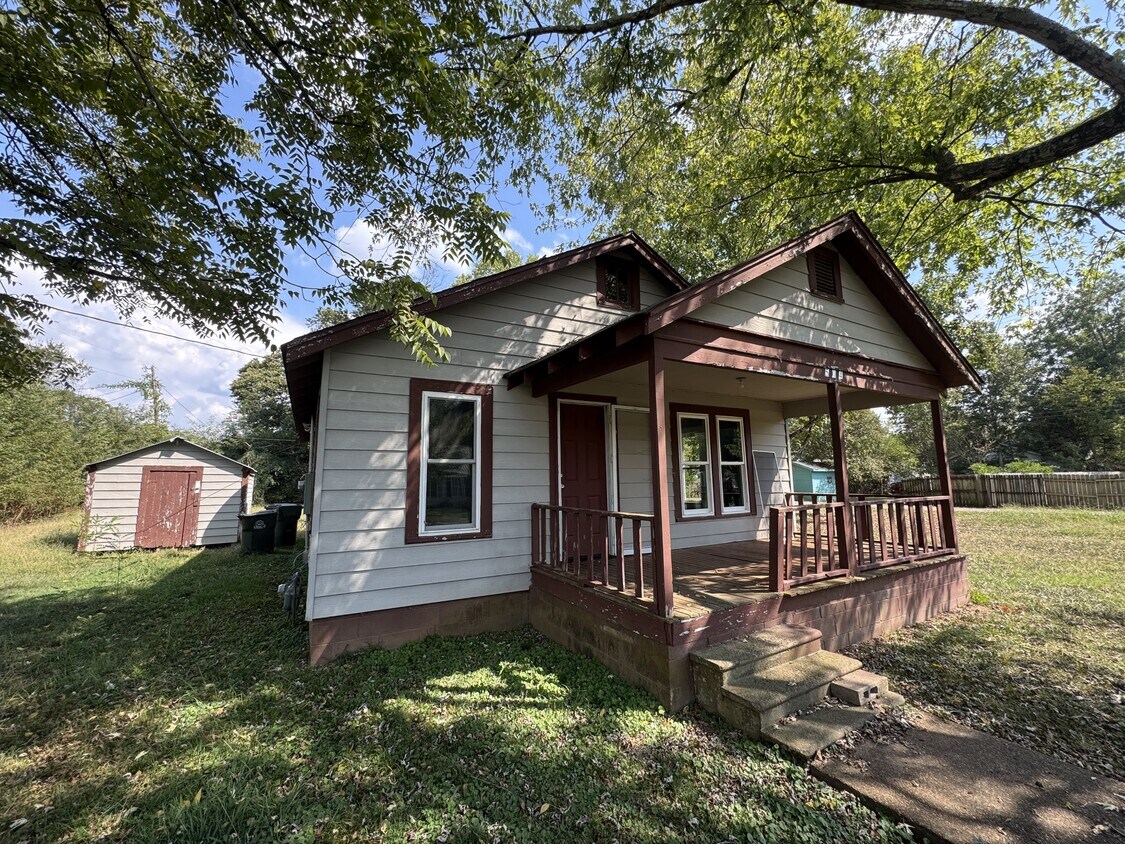 Primary Photo - 504 Horton St