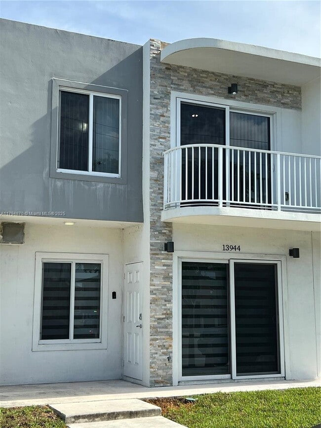 Photo - 13944 SW 259th Way House