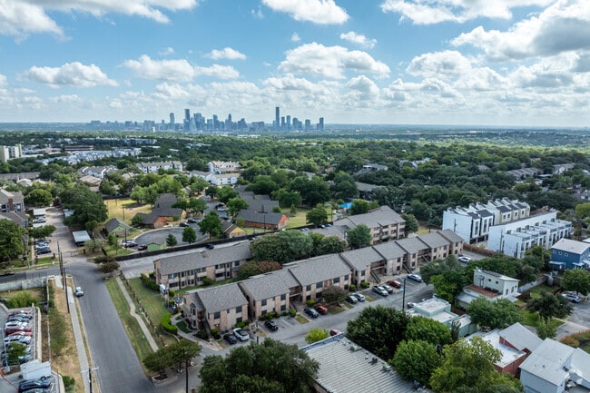 Building Photo - Tramor at Creek Village