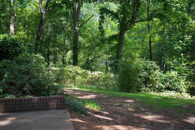 Building Photo - 127 Nature Trl