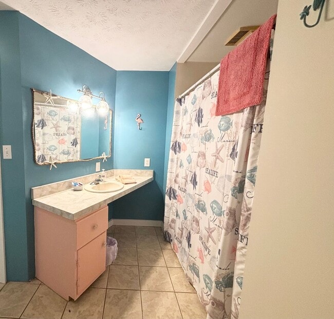 Foto del edificio - CALLING ALL SNOWBIRDS! Fully furnished apartment!