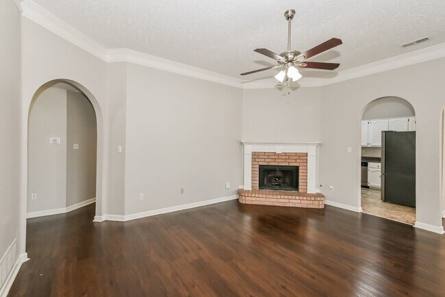 Building Photo - 7389 Ivy Trails Cove